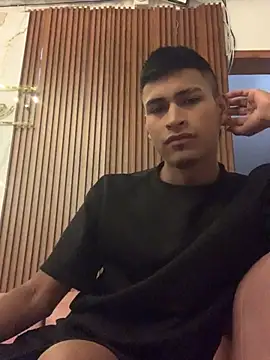 Snapshot of Emiliano_Reyes chatting on 10, 7, 2026 Emiliano Reyes online show from 10, 7, 2026