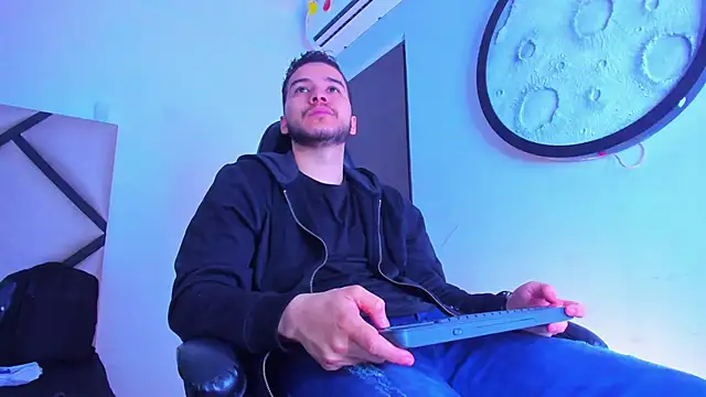 mike 257 online show from 5, 2, 2026