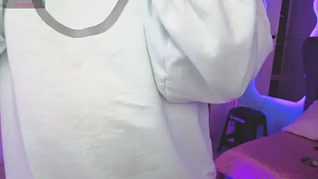 Aria Russo online show from 27, 3, 2026