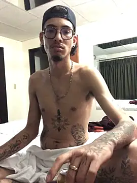 Snapshot of tian_doyt69 chatting on 19, 10, 2025 tian doyt69 online show from 19, 10, 2025