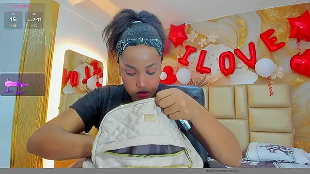 NahomiWalker  online show from 15, 2, 2026