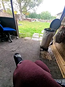 bbyxklaus online show from 28, 10, 2025