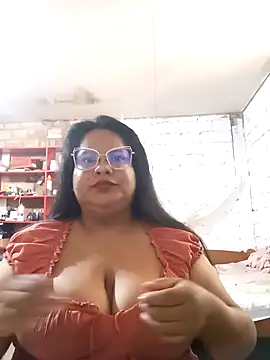 Snapshot of celeste122595 chatting on 6, 11, 2025 celeste122595 online show from 6, 11, 2025