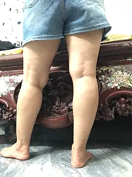 HinayLa online show from 8, 4, 2026