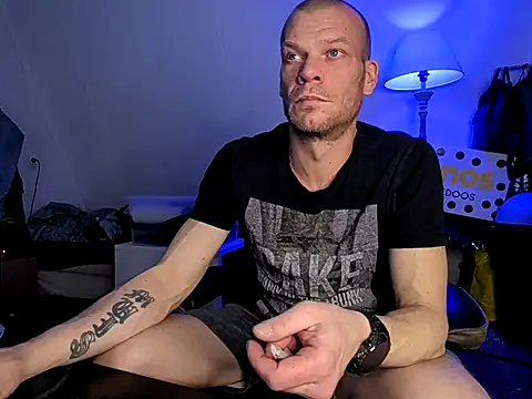 Kinky Play1 online show from 23, 2, 2026