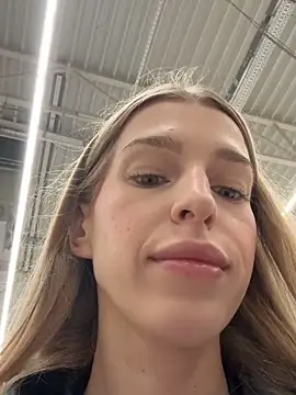 kira mia online show from 18, 12, 2025