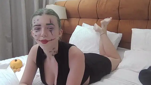 SweetShyMona online show from 31, 10, 2025