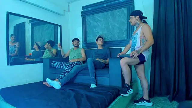 Snapshot of _AlecLawrence chatting on 16, 12, 2025 AlecLawrence online show from 16, 12, 2025