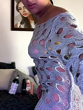 morenaQueen  online show from 8, 11, 2025