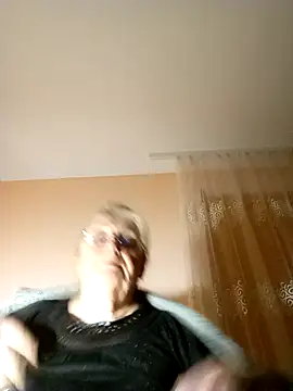 AmyLove353 online show from 11, 11, 2025