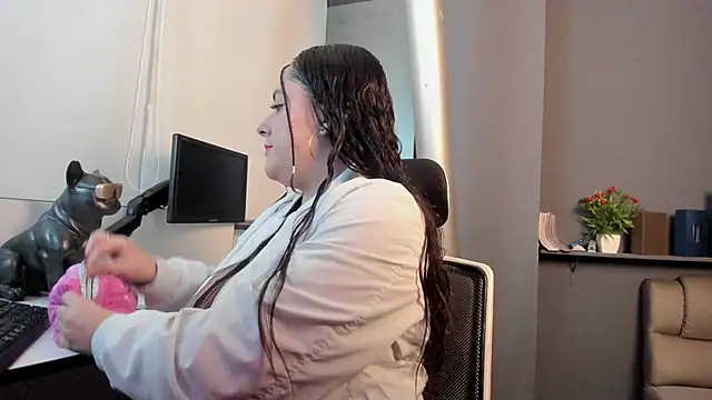 Danna piink  online show from 27, 3, 2026