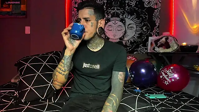 cleoo jhonny online show from 7, 4, 2026