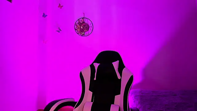 Snapshot of Soouf_ chatting on 18, 11, 2025 Soouf online show from 18, 11, 2025