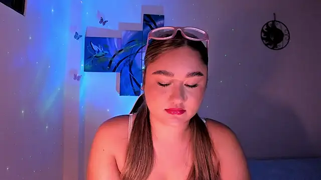 Snapshot of Soouf_ chatting on 14, 12, 2025 Soouf online show from 14, 12, 2025