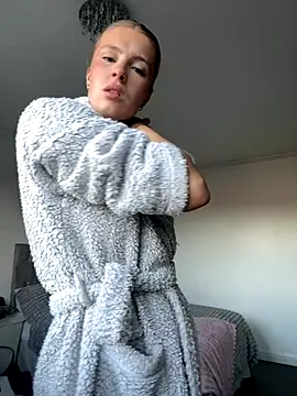 DaisyLoverxox online show from 13, 11, 2025