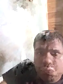 Snapshot of Leon202543 chatting on 21, 10, 2025 Leon202543 online show from 21, 10, 2025