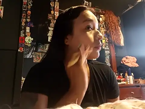 Isis Bathory online show from 29, 11, 2025