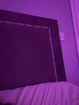 Gia Atkinson online show from 26, 10, 2025