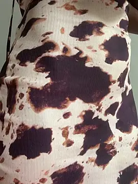 hairypussy254 online show from 4, 6, 2026