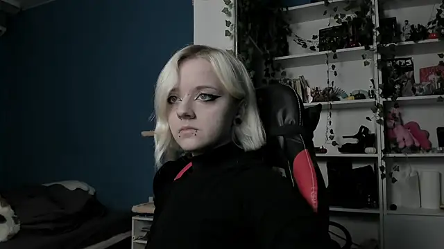 Holy Mistress S online show from 23, 11, 2025