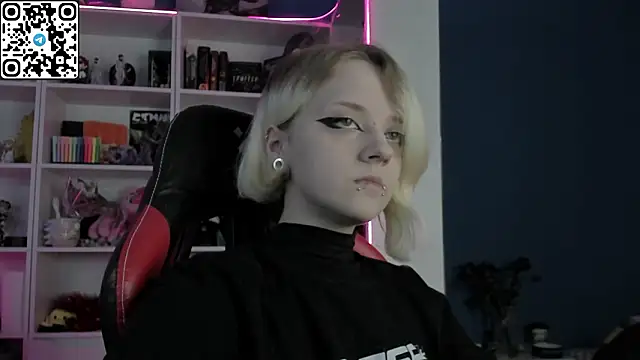 Holy Mistress S online show from 21, 3, 2026