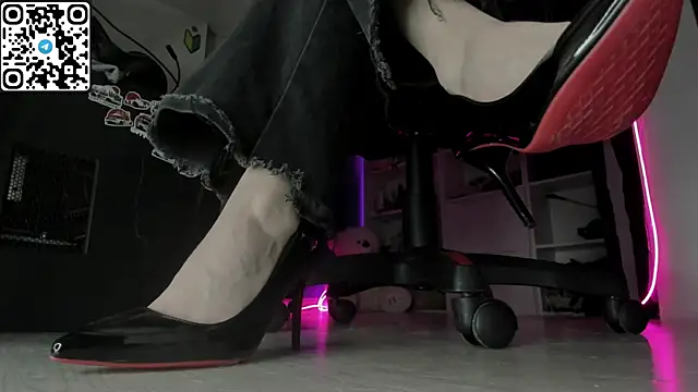 Holy Mistress S online show from 14, 5, 2026