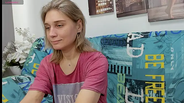 Snapshot of Tenderly_Sophie chatting on 1, 2, 2026 Tenderly Sophie online show from 1, 2, 2026