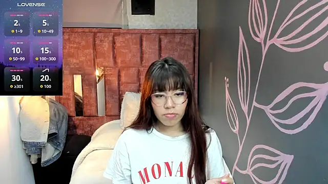 Chloe  Brooks  online show from 22, 10, 2025
