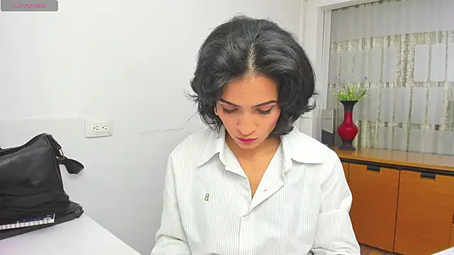 chloehanna online show from 11, 11, 2025