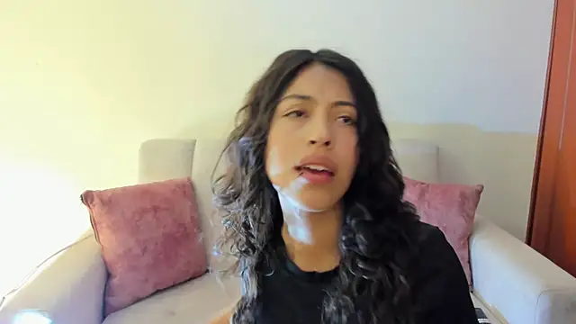 emily jonessxx online show from 28, 10, 2025