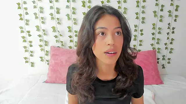 Snapshot of emily_jonessxx chatting on 2, 2, 2026 emily jonessxx online show from 2, 2, 2026