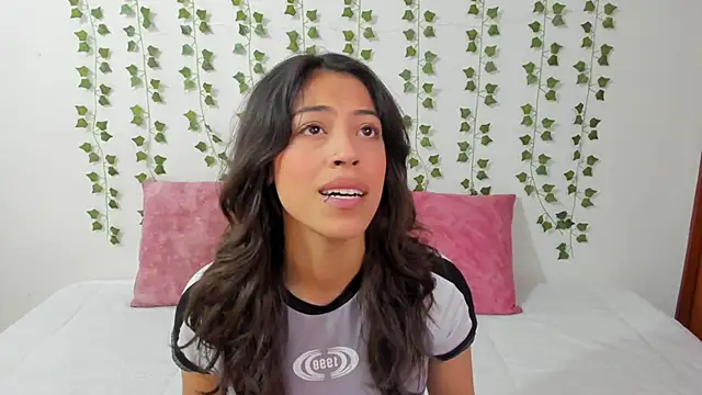 Snapshot of emily_jonessxx chatting on 13, 2, 2026 emily jonessxx online show from 13, 2, 2026