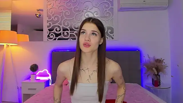 LuisaClover online show from 16, 2, 2026