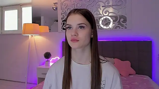 LuisaClover online show from 31, 3, 2026