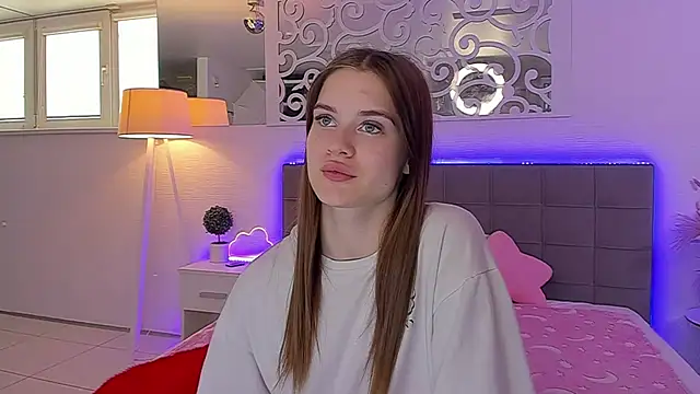 LuisaClover online show from 3, 6, 2026