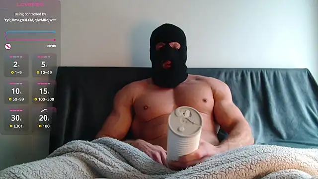 Snapshot of Masked_Bull38_Uk chatting on 3, 11, 2025 Masked Bull38 Uk online show from 3, 11, 2025