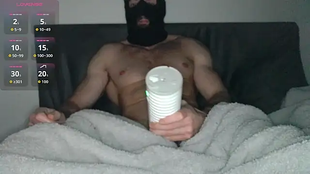 Snapshot of Masked_Bull38_Uk chatting on 2, 12, 2025 Masked Bull38 Uk online show from 2, 12, 2025