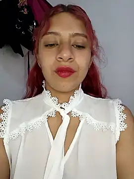 Lunatemptress4 online show from 8, 1, 2026