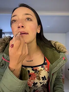 Lia  white online show from 6, 11, 2025