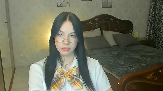 FloraCherry online show from 13, 11, 2025