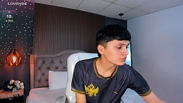 Maxii18  online show from 10, 11, 2025