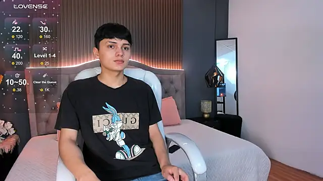 Maxii18  online show from 12, 11, 2025