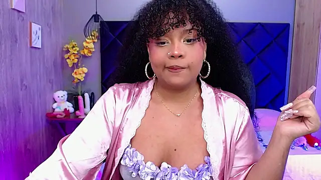 Aisha Linh online show from 24, 10, 2025
