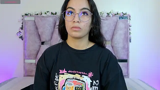 Iris mandarinne online show from 28, 10, 2025