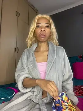 CandySlender18 online show from 3, 7, 2026