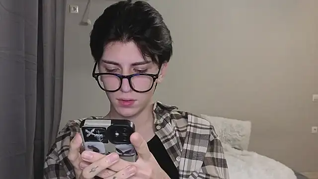 Oliver star boy  online show from 27, 10, 2025