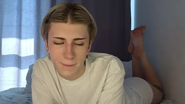 Snapshot of Oliver_star_boy_ chatting on 24, 6, 2026 Oliver star boy online show from 24, 6, 2026