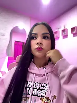 amber white15 online show from 9, 1, 2026