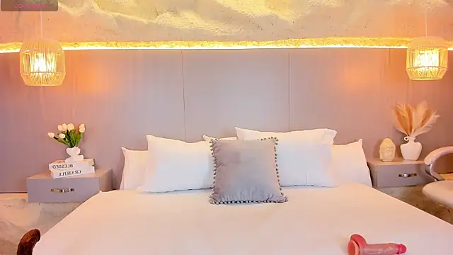 AmyColman  online show from 6, 3, 2026