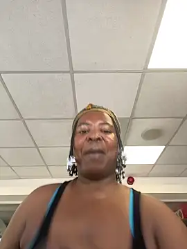 Snapshot of SweetCandy84 chatting on 2, 2, 2026 SweetCandy84 online show from 2, 2, 2026